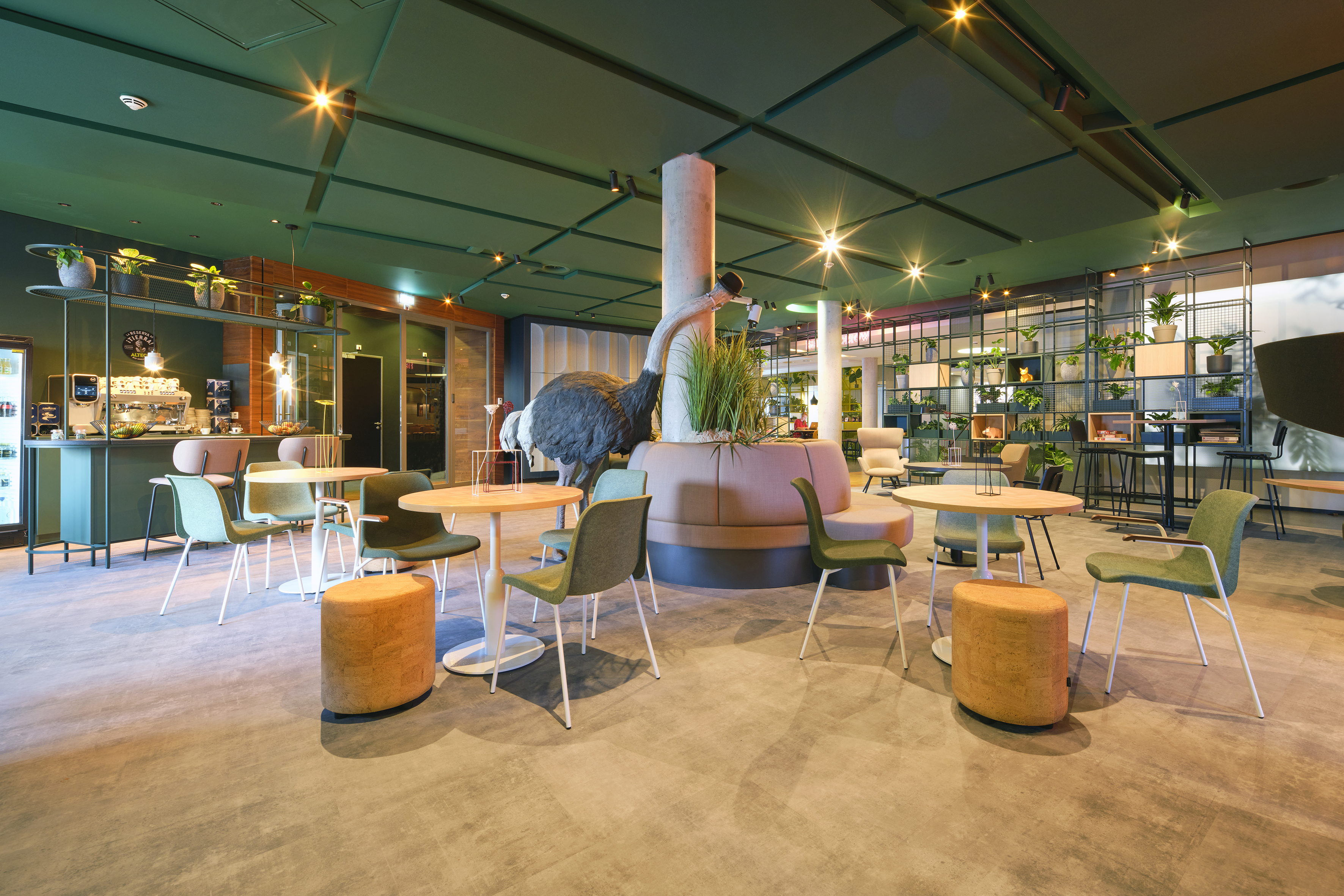 Worklounge filled with Satelliet furniture